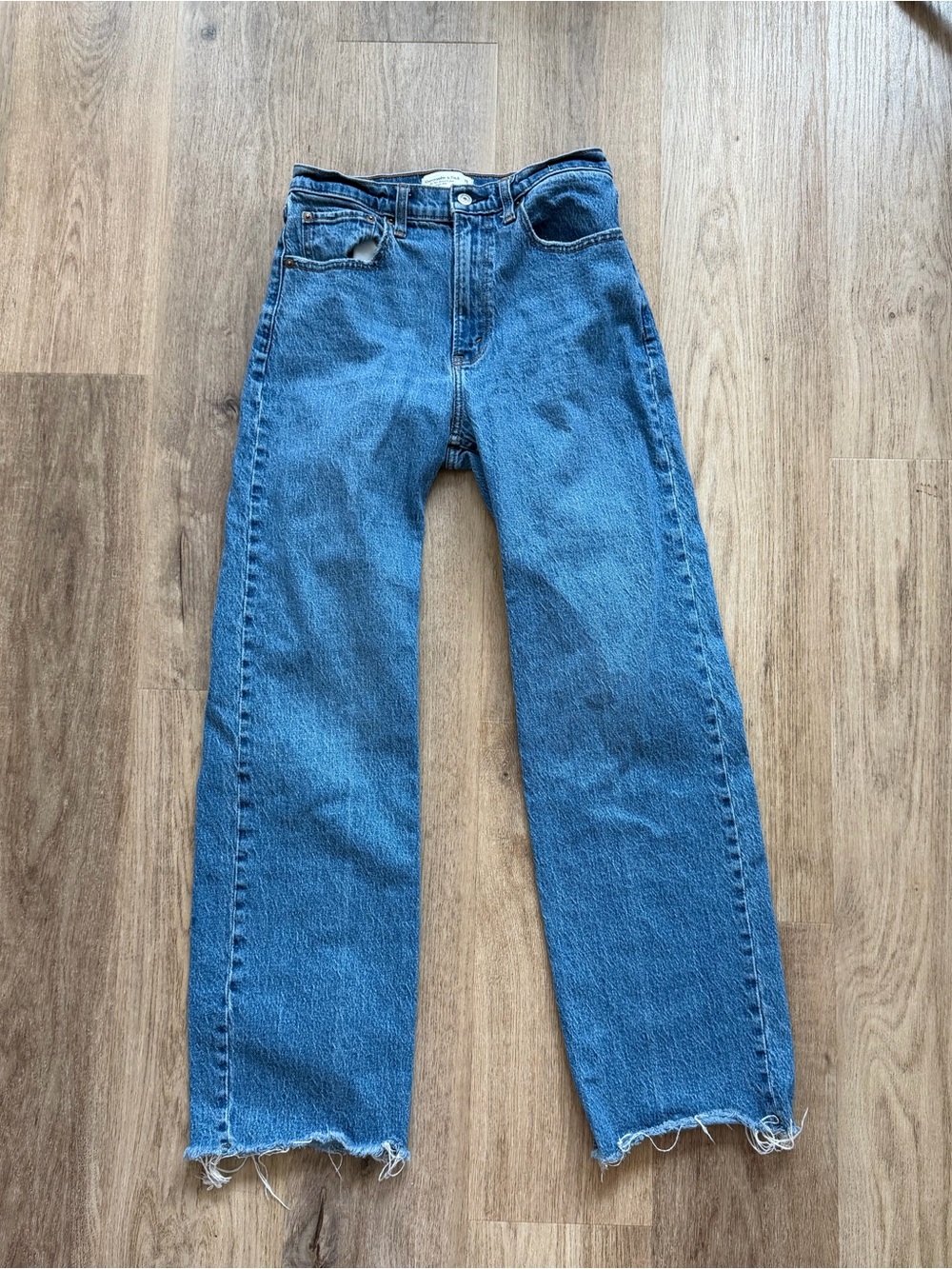 Abercrombie & Fitch 90s relaxed jean high-rise